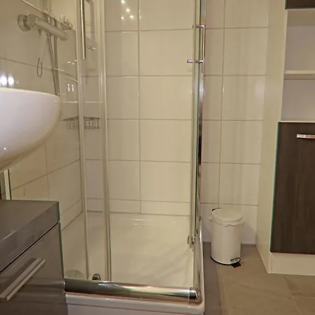 Apartment, Διαμέρισμα *