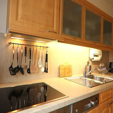 Apartment, Διαμέρισμα